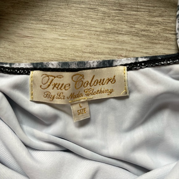 Bathing suit - Picture 3 of 3